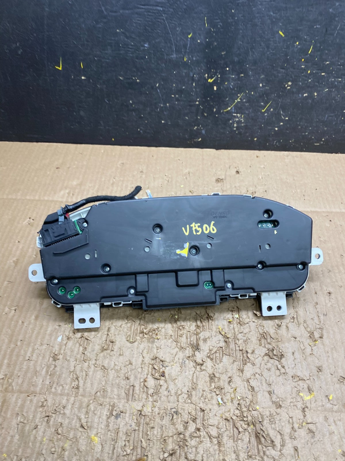 2009 2010 2011 Cadillac STS Speedometer Gauge Cluster OEM V7506 DG5