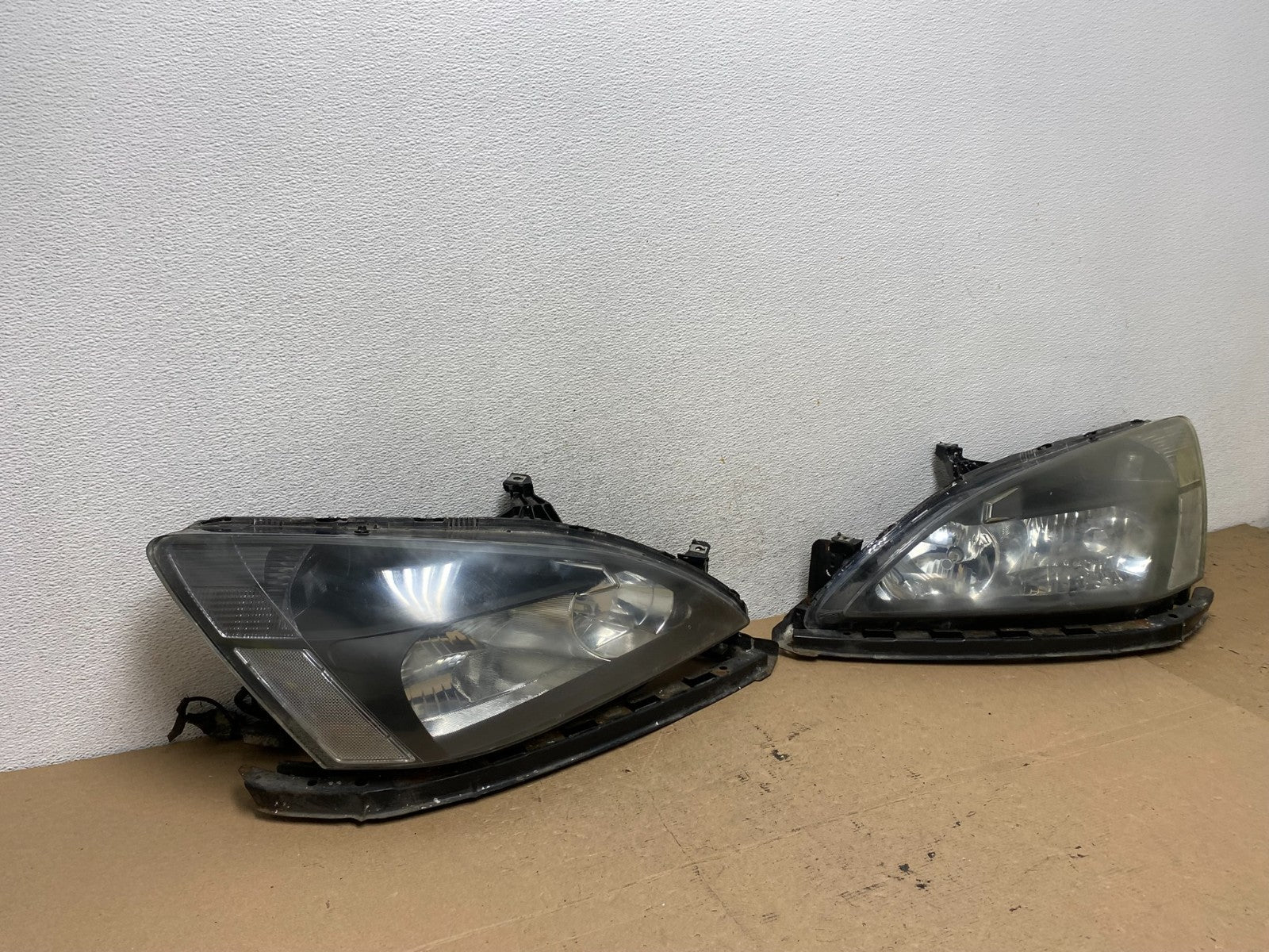 2003 - 2007 Honda Accord Left+Right Set Halogen Headlights AF4632 DW2