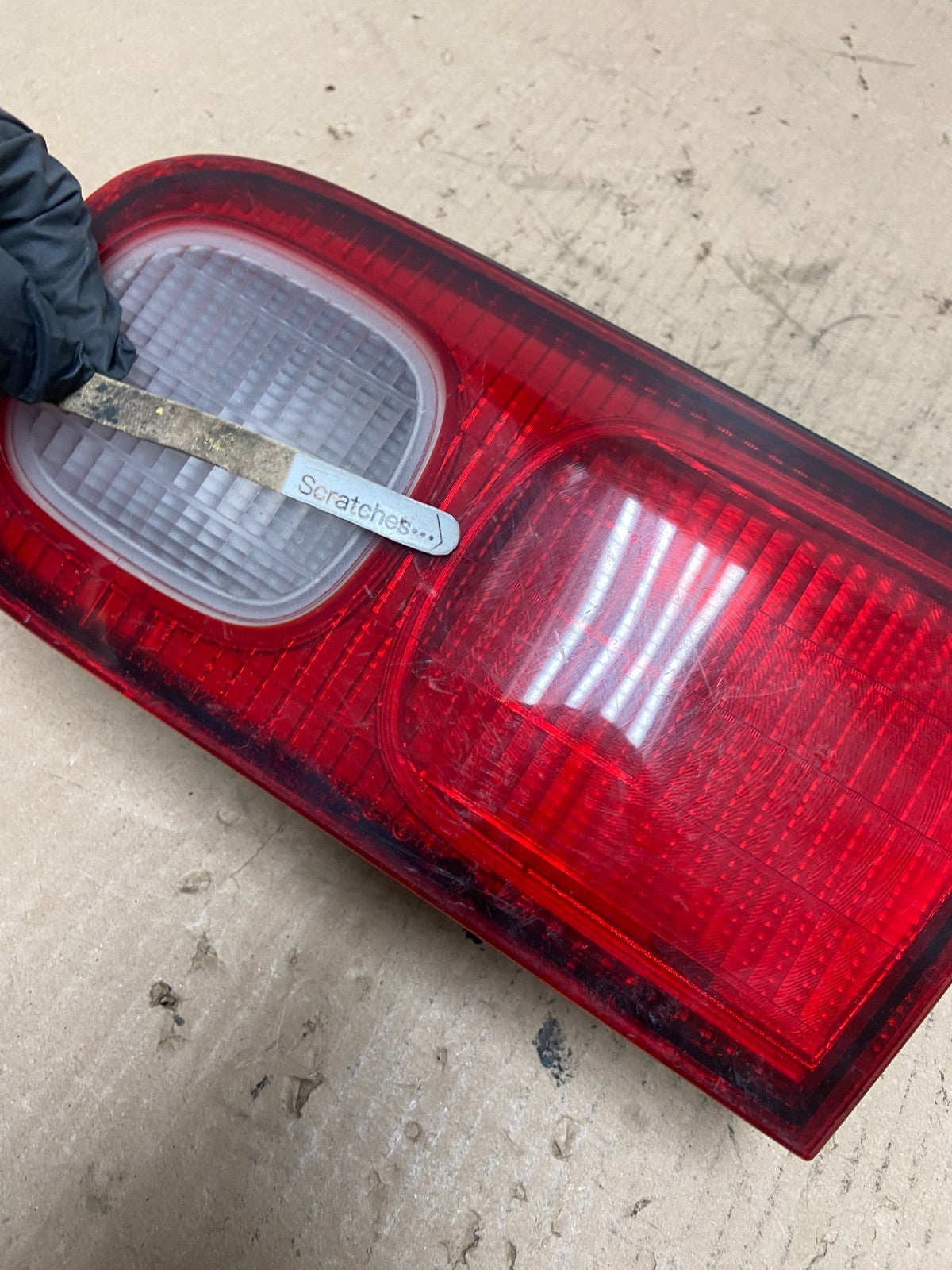 1998 to 2001 Acura Integra Right Passenger RH Side Inner Tail light AF3307 DW3