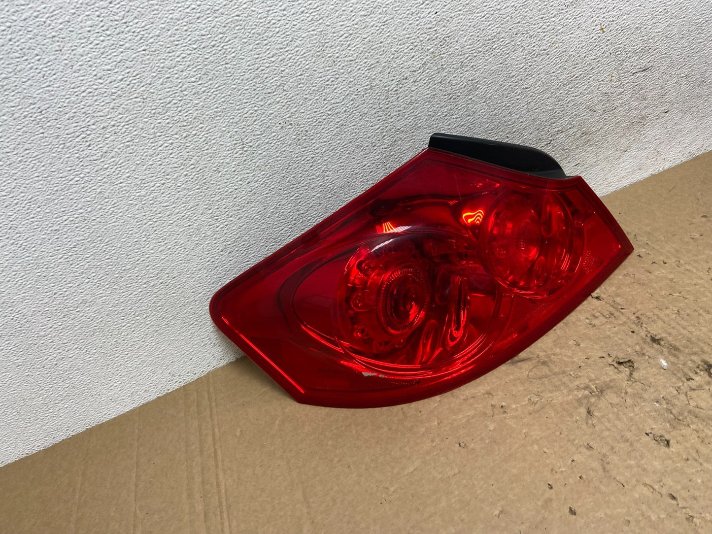 2007 to 2013 Infiniti G35 G37 Sedan Left Driver LH Side Tail Light AF8361 DW2