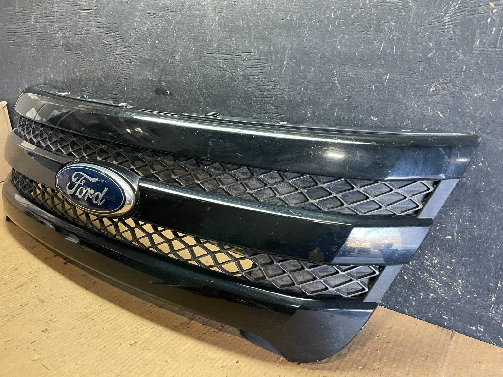 2011 to 2015 Ford Explorer Upper Front Grill Grille DB53-8200-BE Oem aa5915  DG1