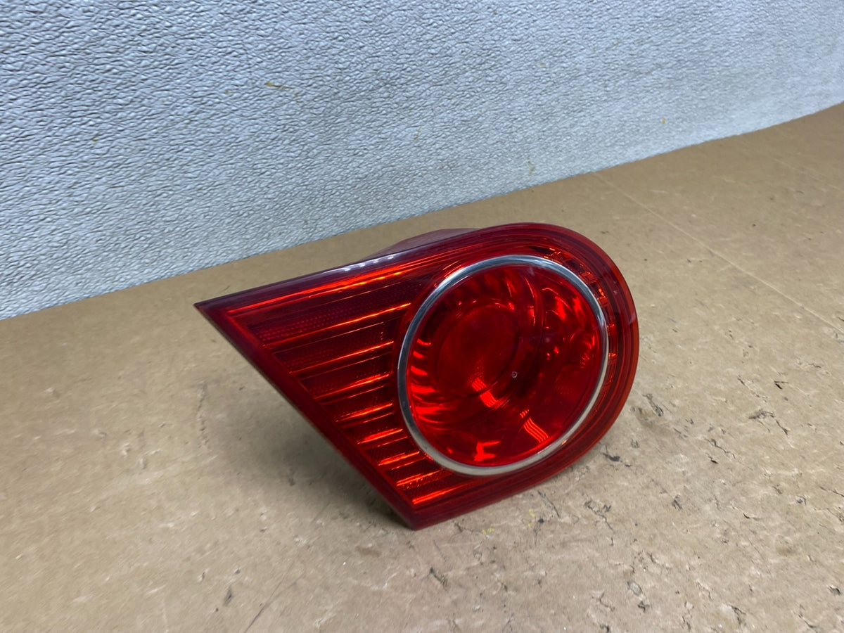 2004 to 2006 Kia Amanti Driver Left LH Side Tail Light Inner V5574 DW2