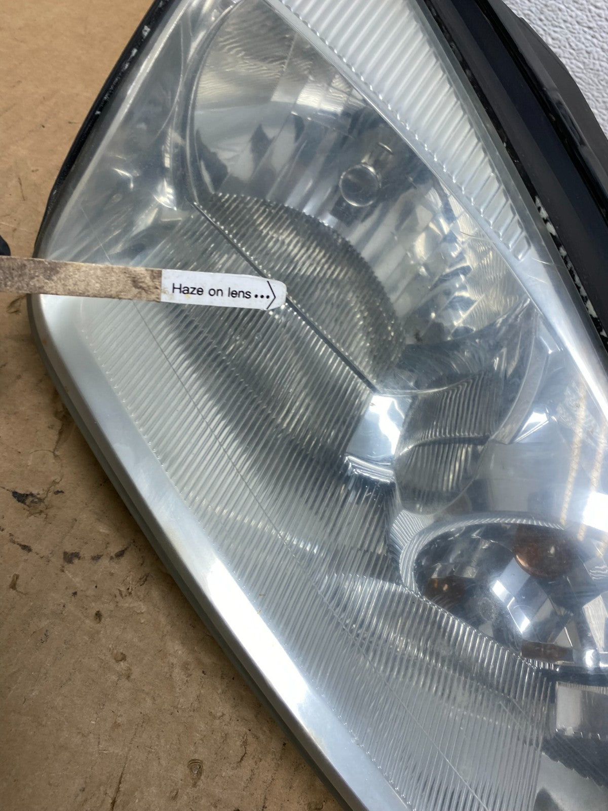 2005-2007 Ford Focus Right Passenger RH Side Headlight Halogen AC7757 DW4