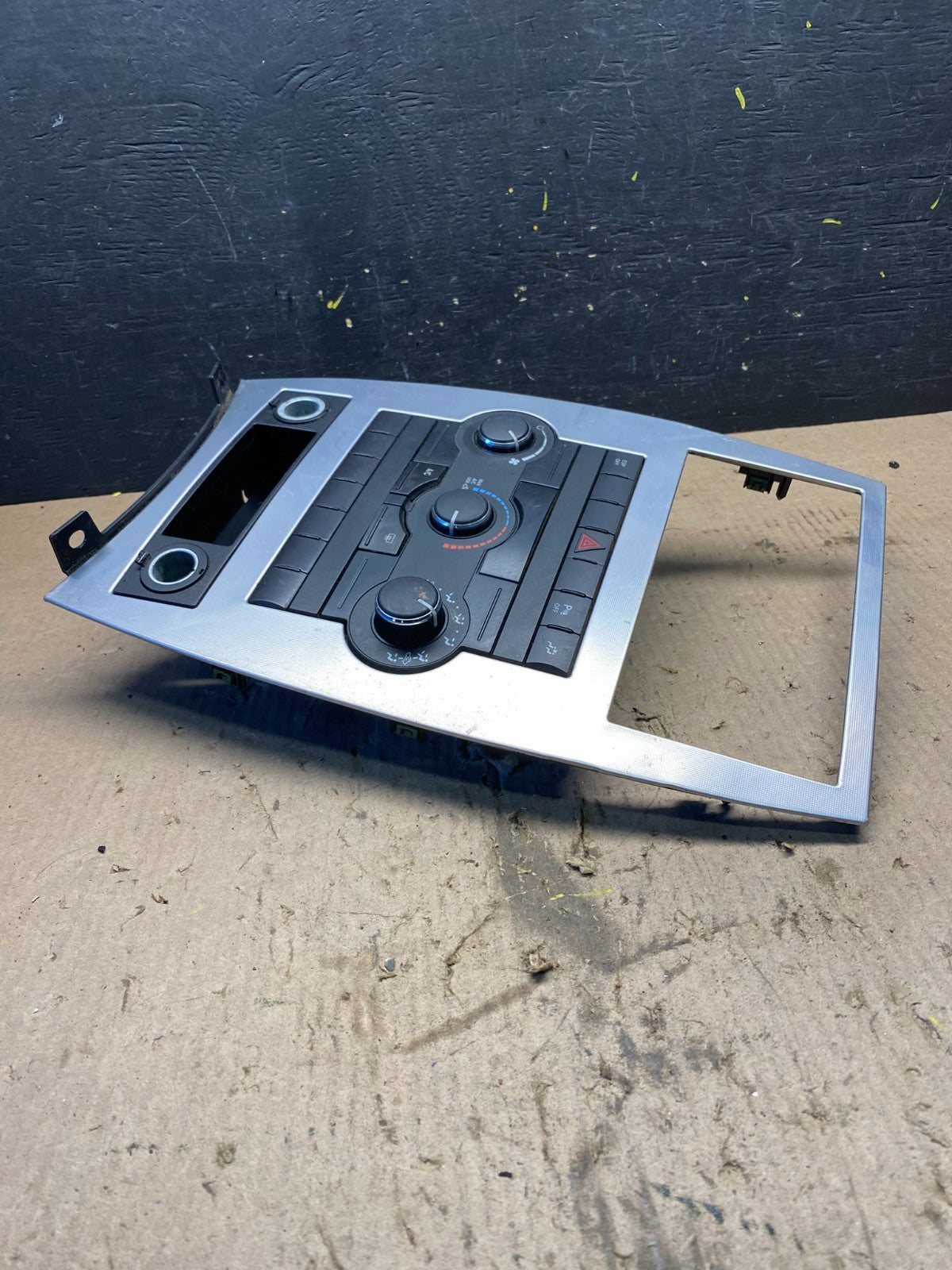 2008 to 2010 Jeep Grand Cherokee Center A/C Heater Climate Control OEM Q9369 DG4