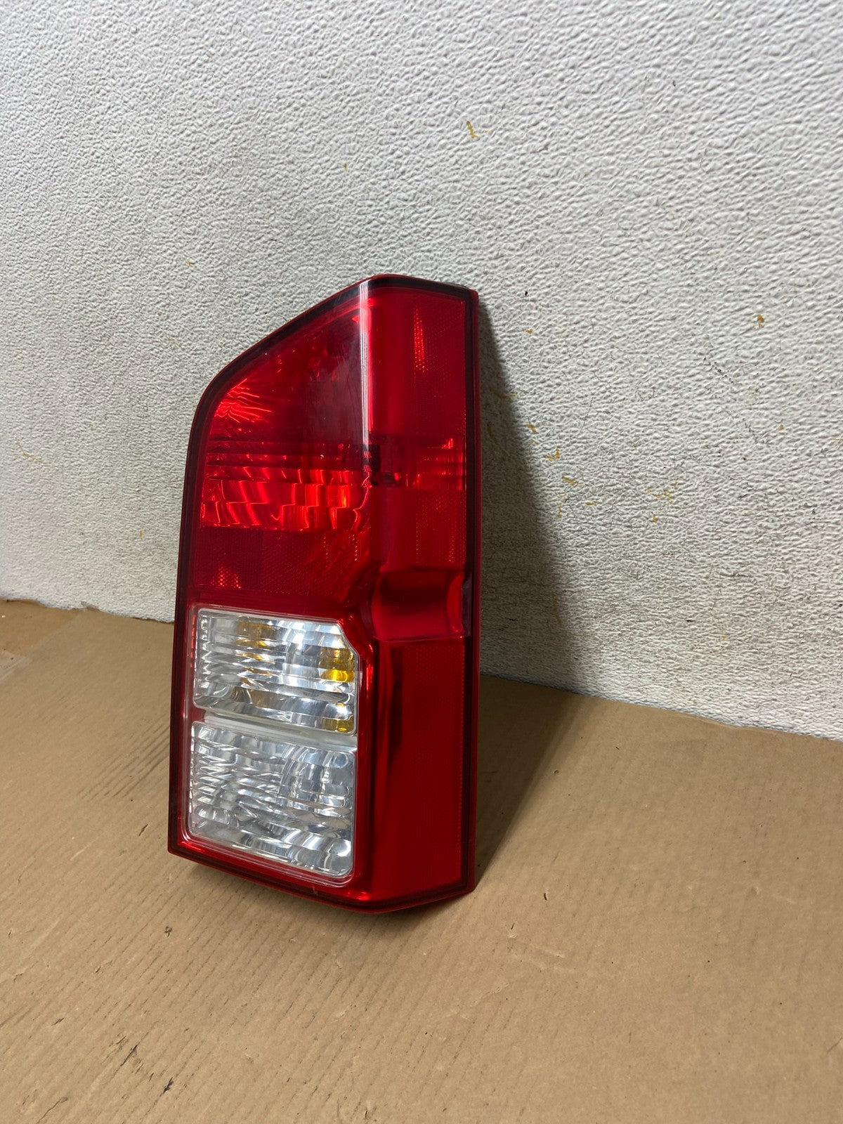 2005 to 2012 Nissan Pathfinder Right Passenger RH Side Tail Light AH3043 DW2