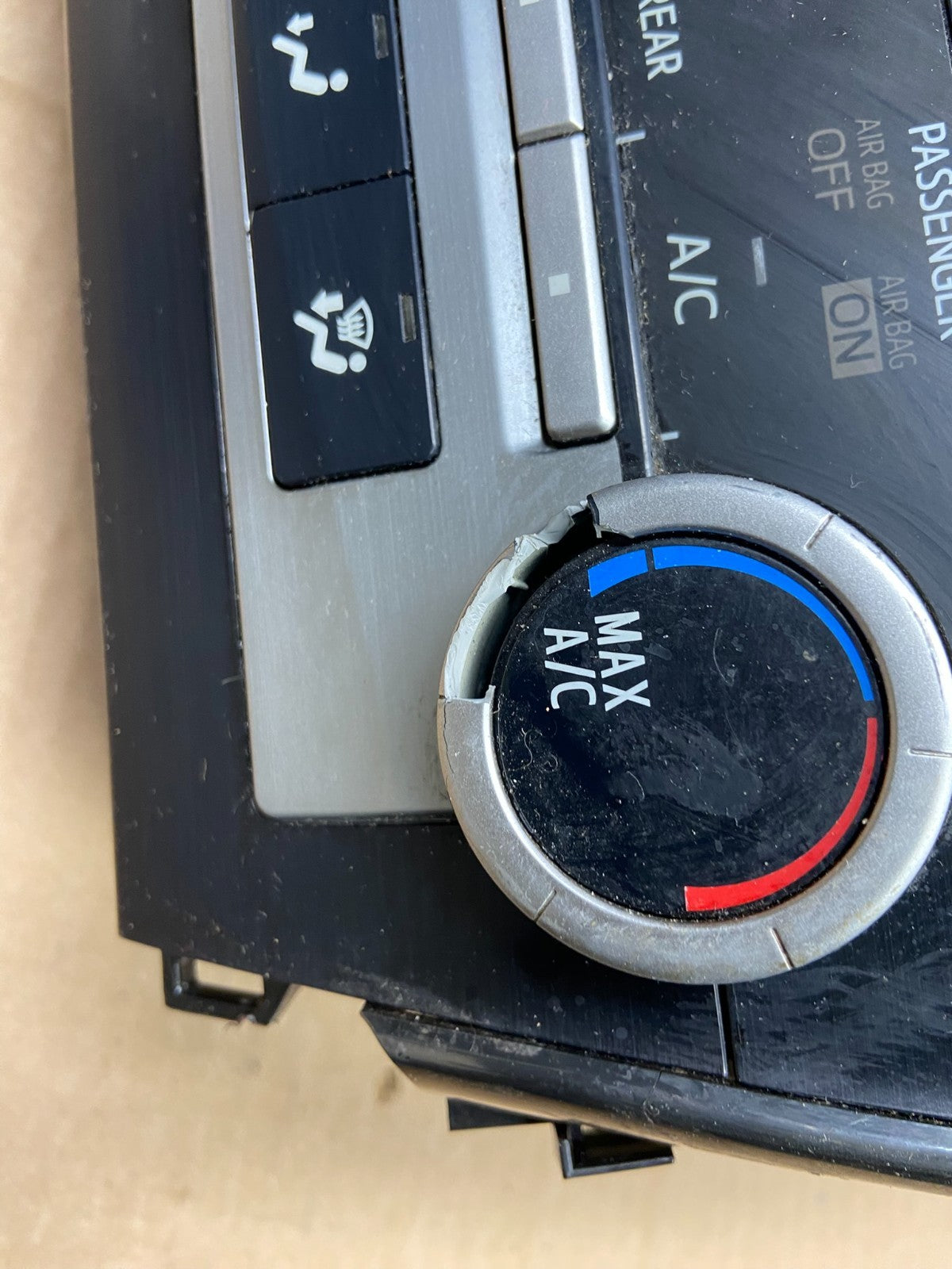 2012 2013 2014 Toyota Camry Radio CD Player Climate Control Bezel Y2138 DG4