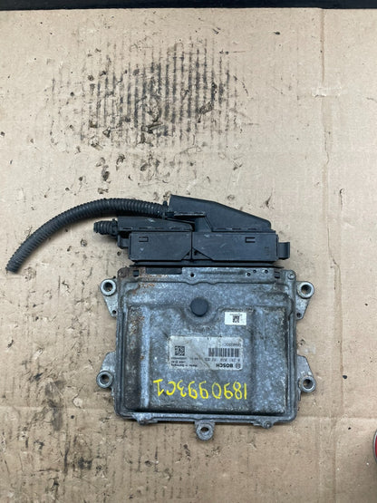 International Navistar Engine Computer ECM ECU 1890993C1 r1810 DG0