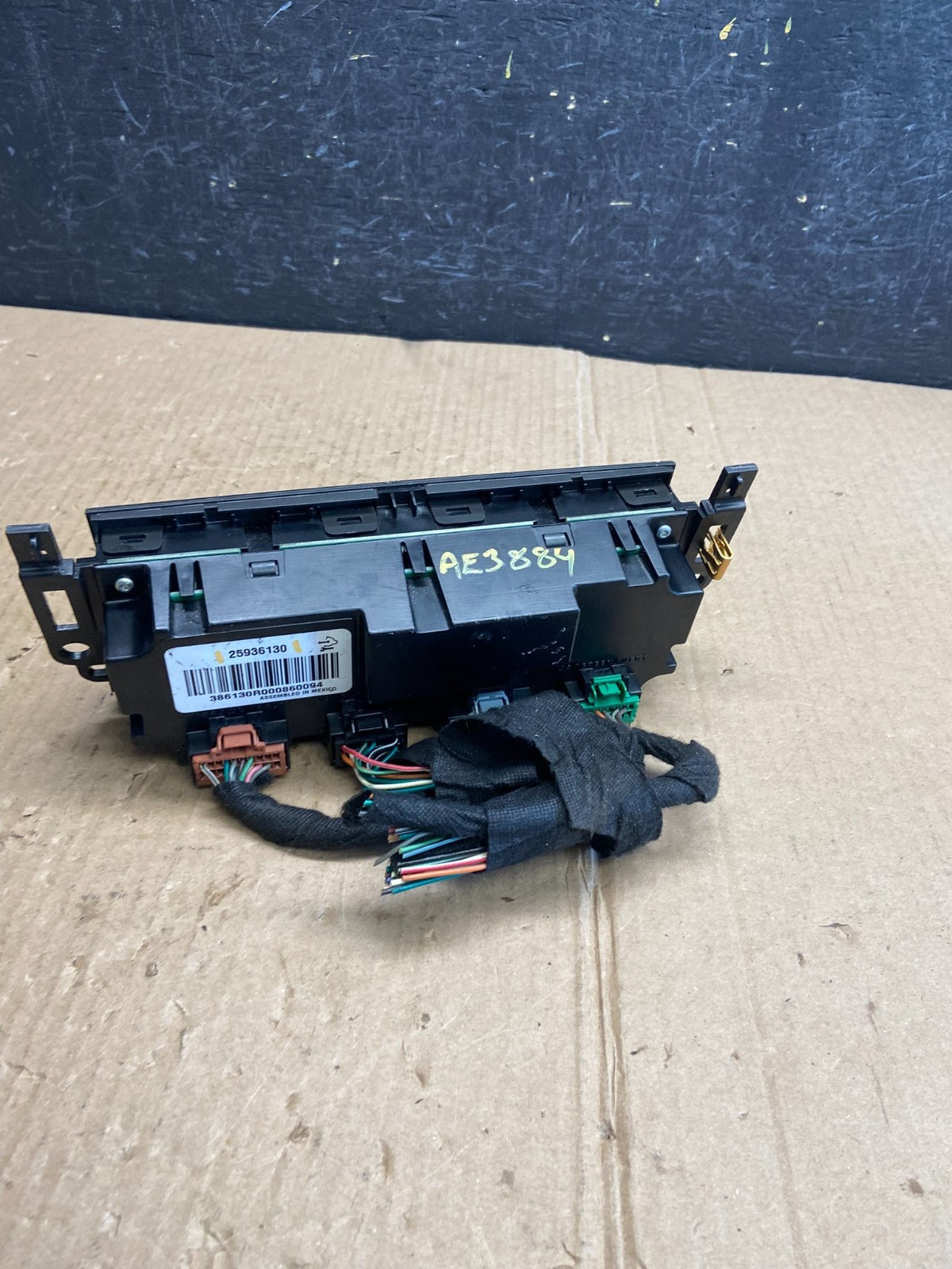 2007-2011 GMC Yukon Tahoe Automatic Climate Temperature Temp Control AE3884 DG5