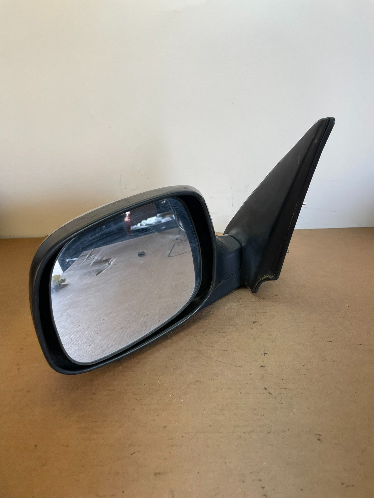 2001 to 2006 Toyota Sequoia Left Driver View Door Mirror AG0667 DW2