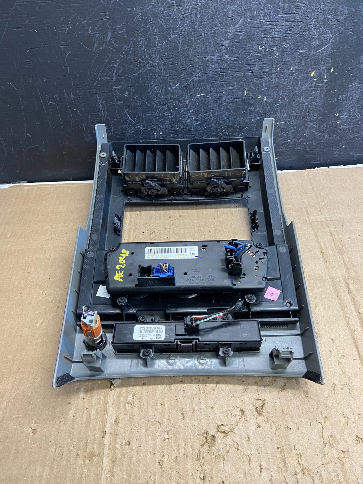 2008 to 2012 Jeep Liberty Dash Climate Temperature Control Radio Bezel AE2048 DG4