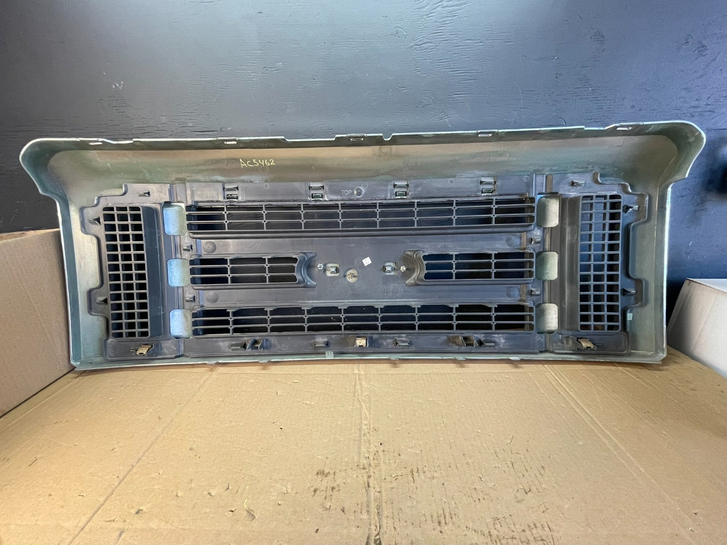 2008 to 2014 Ford Econoline E150 E250 Front Upper Chrome Grill Grille ac5462 DG5