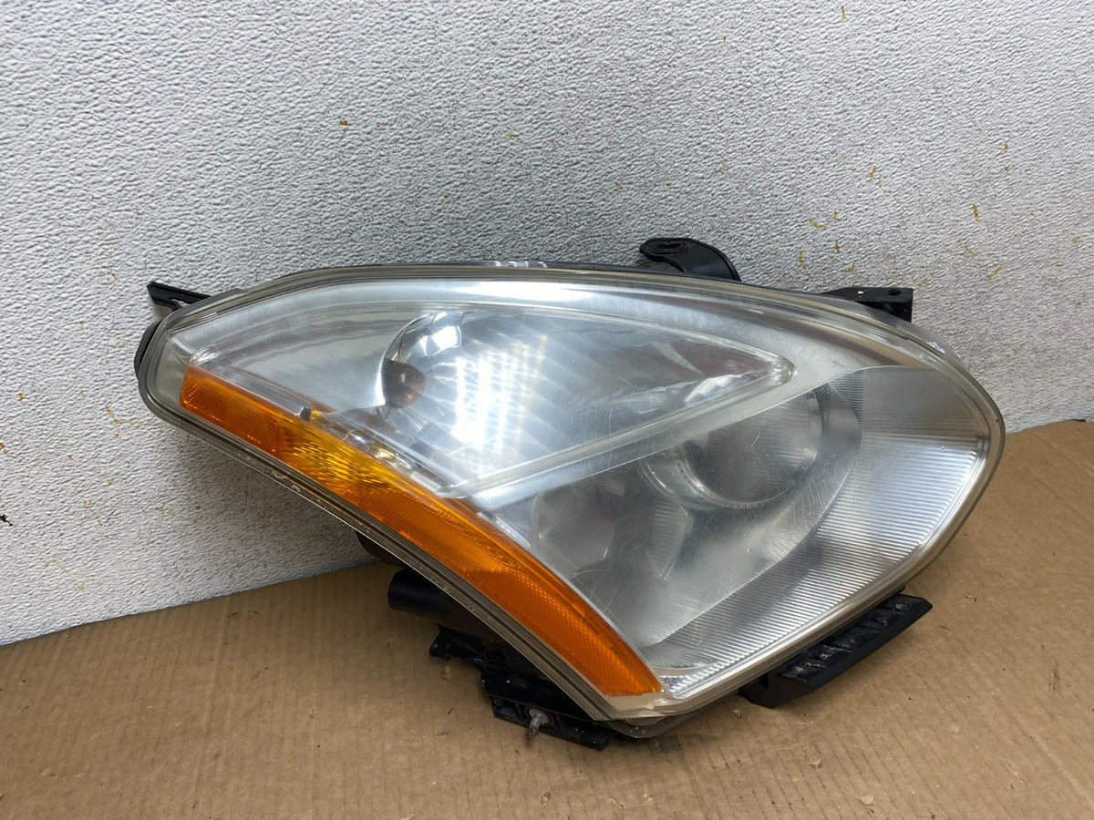 2009-2013 Nissan Rogue Right Passenger Xenon HID Headlight AI8752 DW2