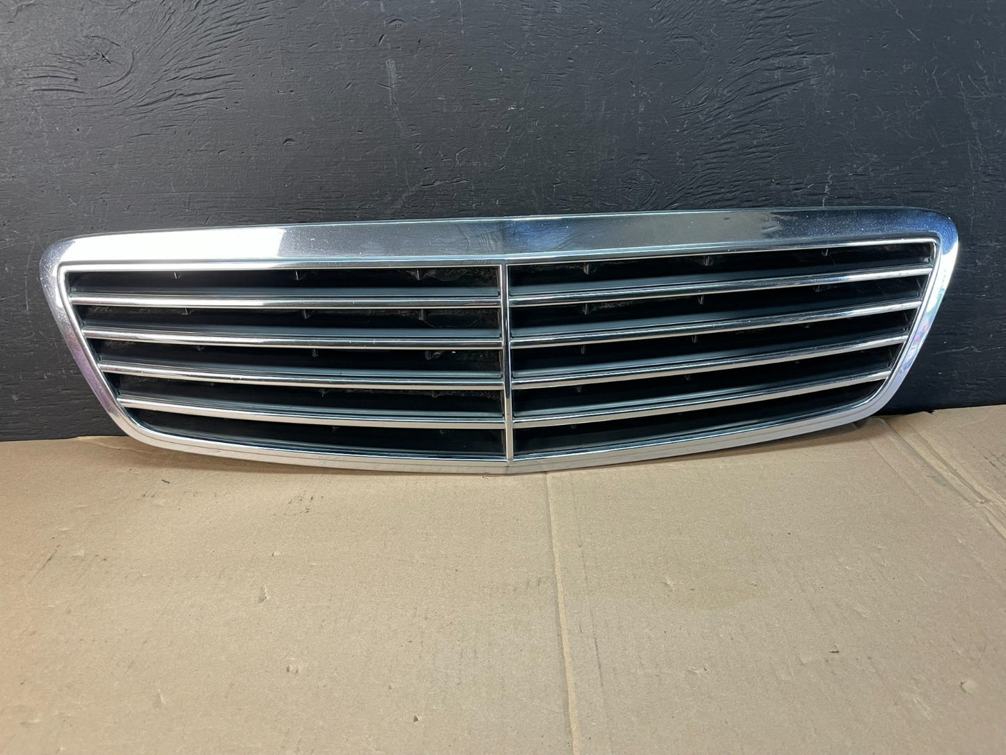 2000 to 2002 Mercedes-Benz S-Class S500 S430 Front Upper Grille AD83840