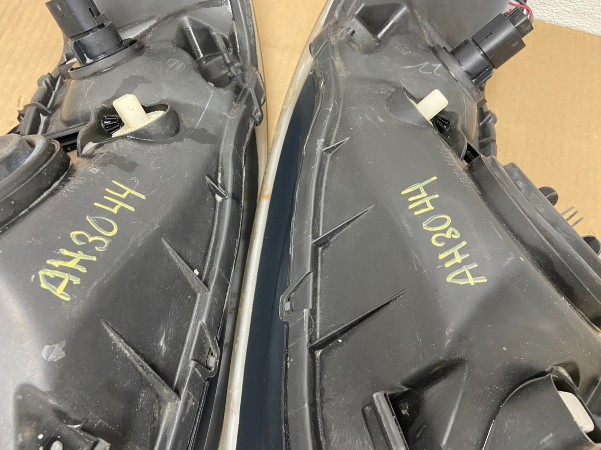 2004 - 2006 Nissan Sentra Halogen Left+Right Headlights AH3044 DW12