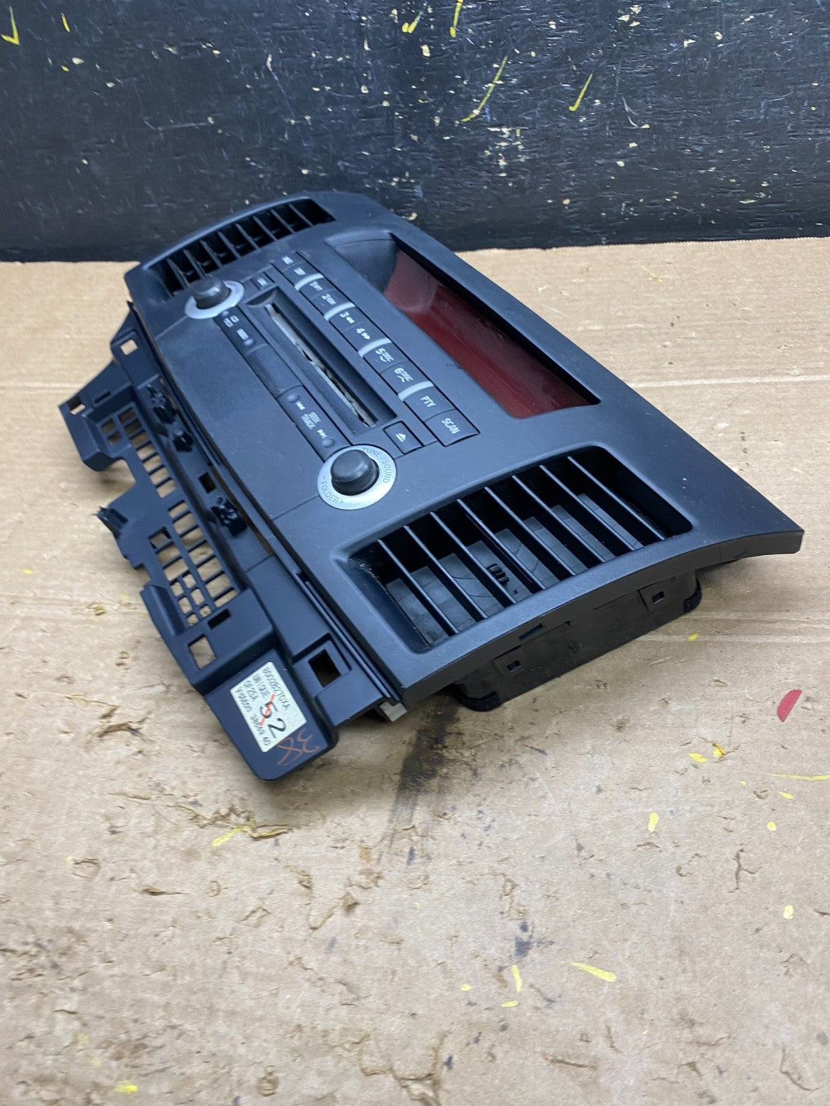 2010-2015 Mitsubishi Lancer Radio AM/FM CD Player Air Vent w9710 DG2