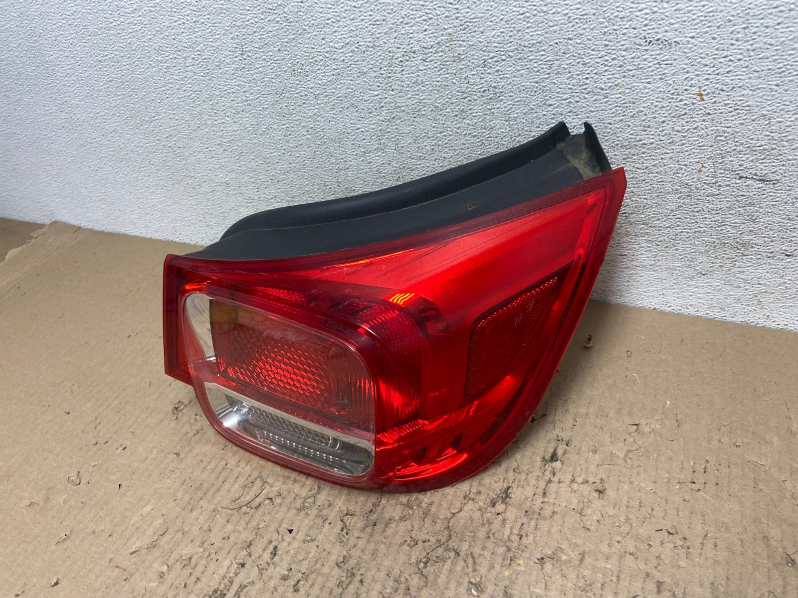 No Led Trim 2013-2015 Chevrolet Malibu Right Passenger Side Tail Light AF7180 LK1