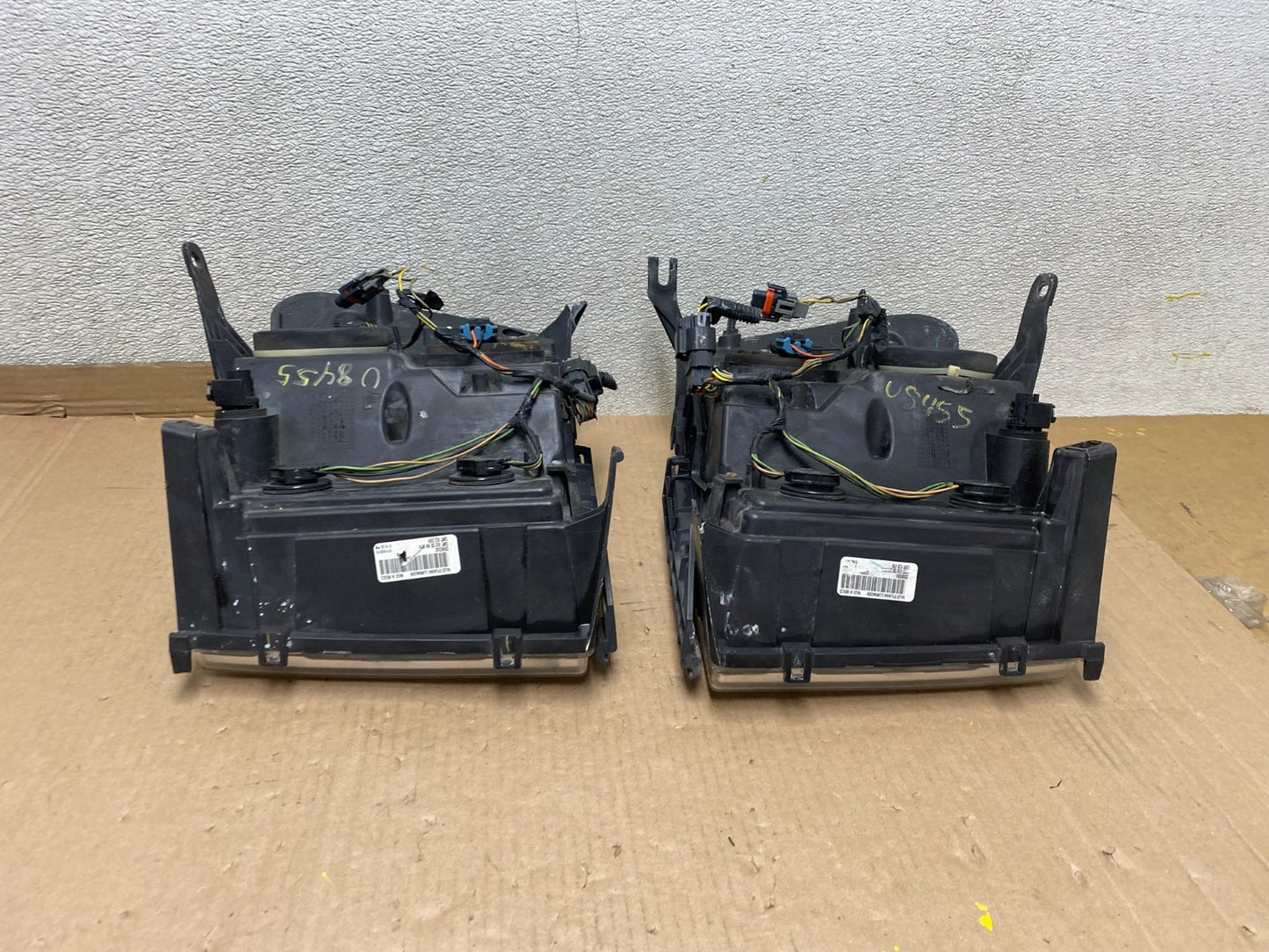 2007 - 2014 GMC Sierra Left+Right Halogen Headlights U8455 DW15