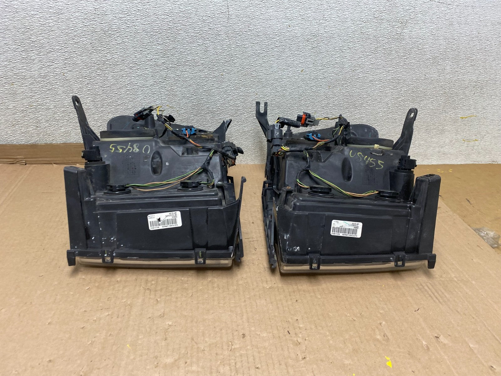 2007 - 2014 GMC Sierra Left+Right Halogen Headlights U8455 DW15