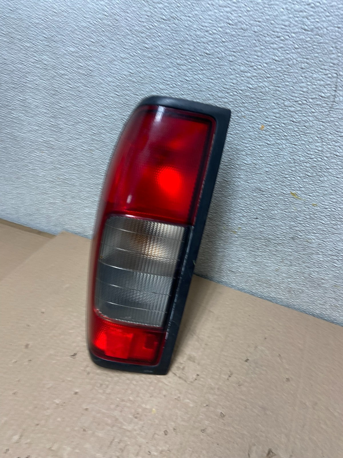 1998 1999 2000 Nissan Frontier Left Driver LH Side Tail light Oem AB2449 LK1