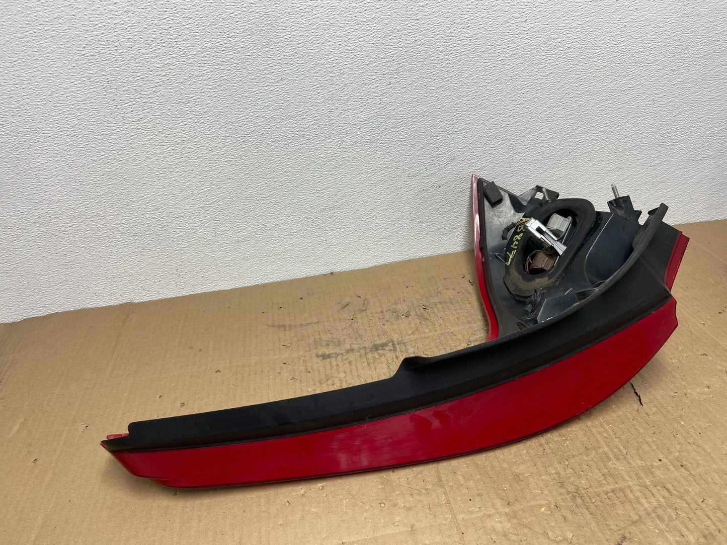 2009 to 2011 Volvo XC60 Left Driver LH Side Tail Light Oem AB8479 DW7