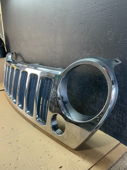 2005 to 2007 Jeep Liberty Front Upper Grill Grille ae3748 DG1