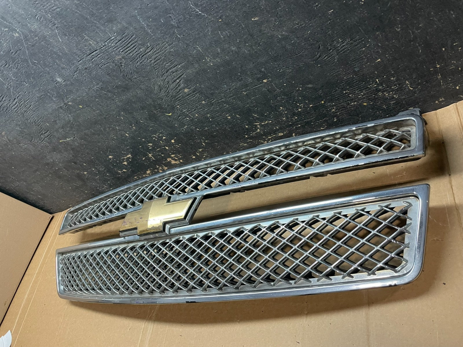 2007 to 2014 Chevrolet Avalanche Front Upper Lower Set Grill Grille Oem Z5723 DG1