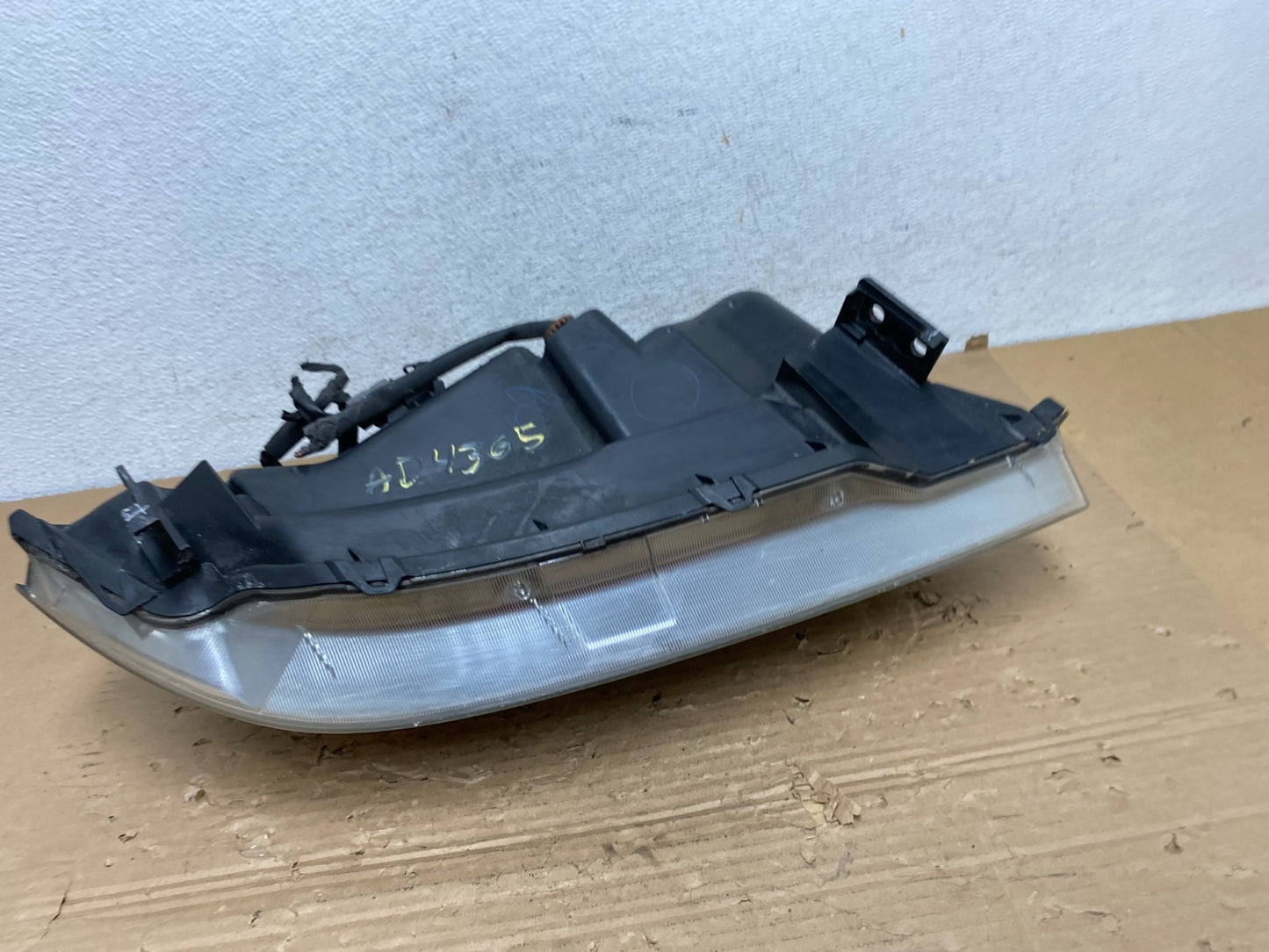 2004 2005 2006 Acura MDX Left Driver LH Headlight Halogen AD4365 DW6