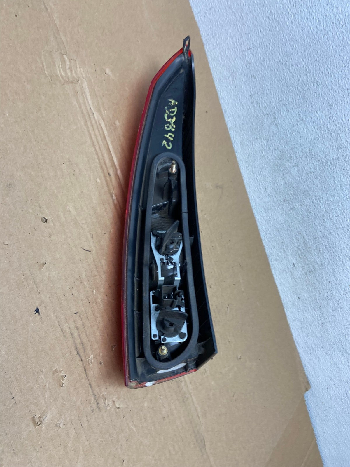 2001-2004 Volvo XC70 V70 Right Passenger RH Side Tail Light Upper AD3842 LK4