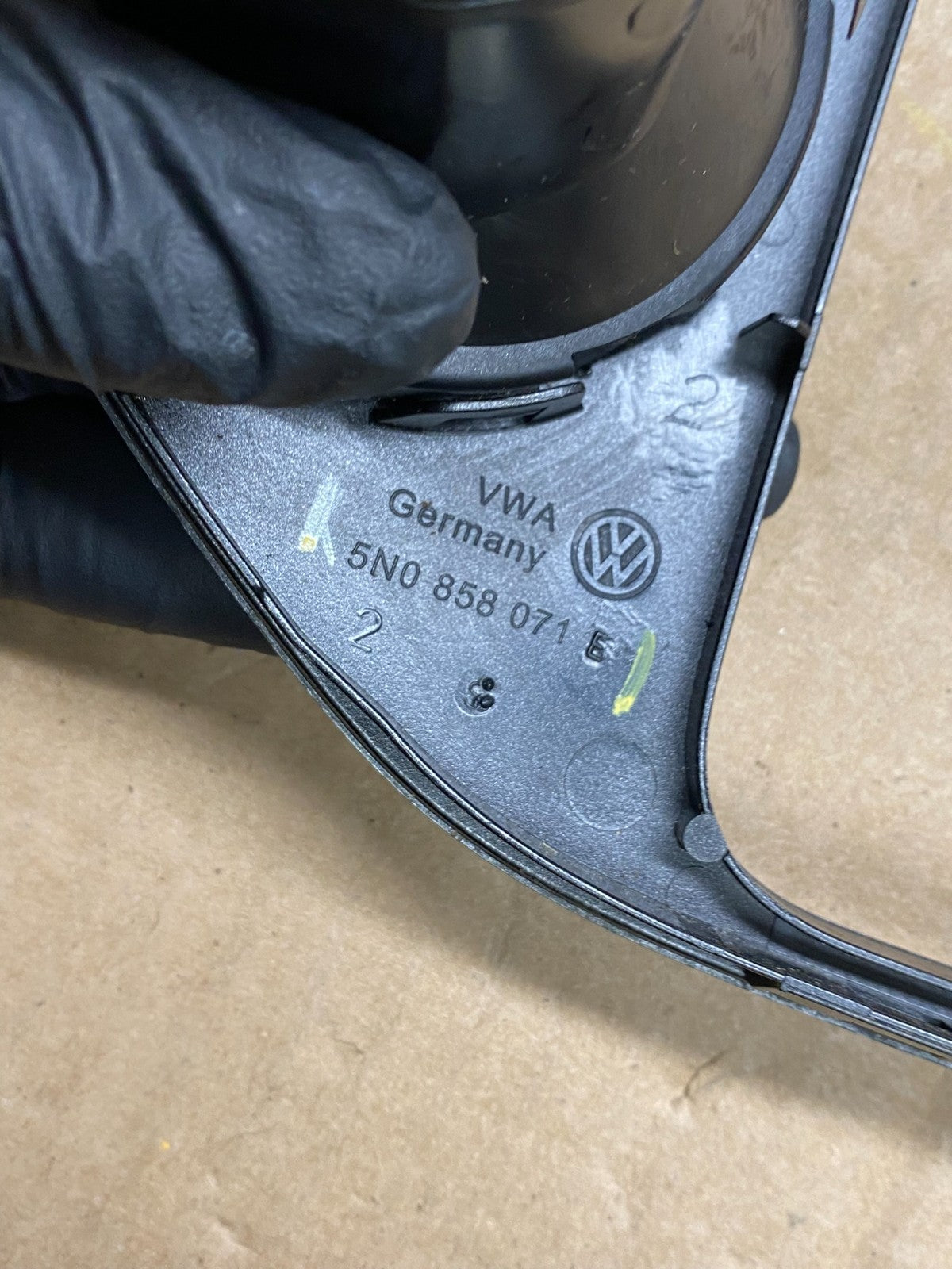 2012 to 2017 Volkswagen Tiguan Center Dashboard Radio Bezel Trim y9916 DG6