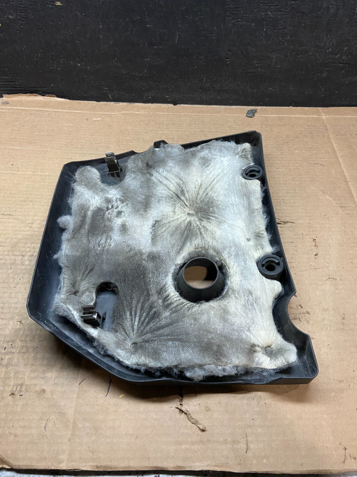 2004 to 2008 Mazda 3 DOHC 16 VALVE Engine Shield Top Cover i3177 Oem DG16