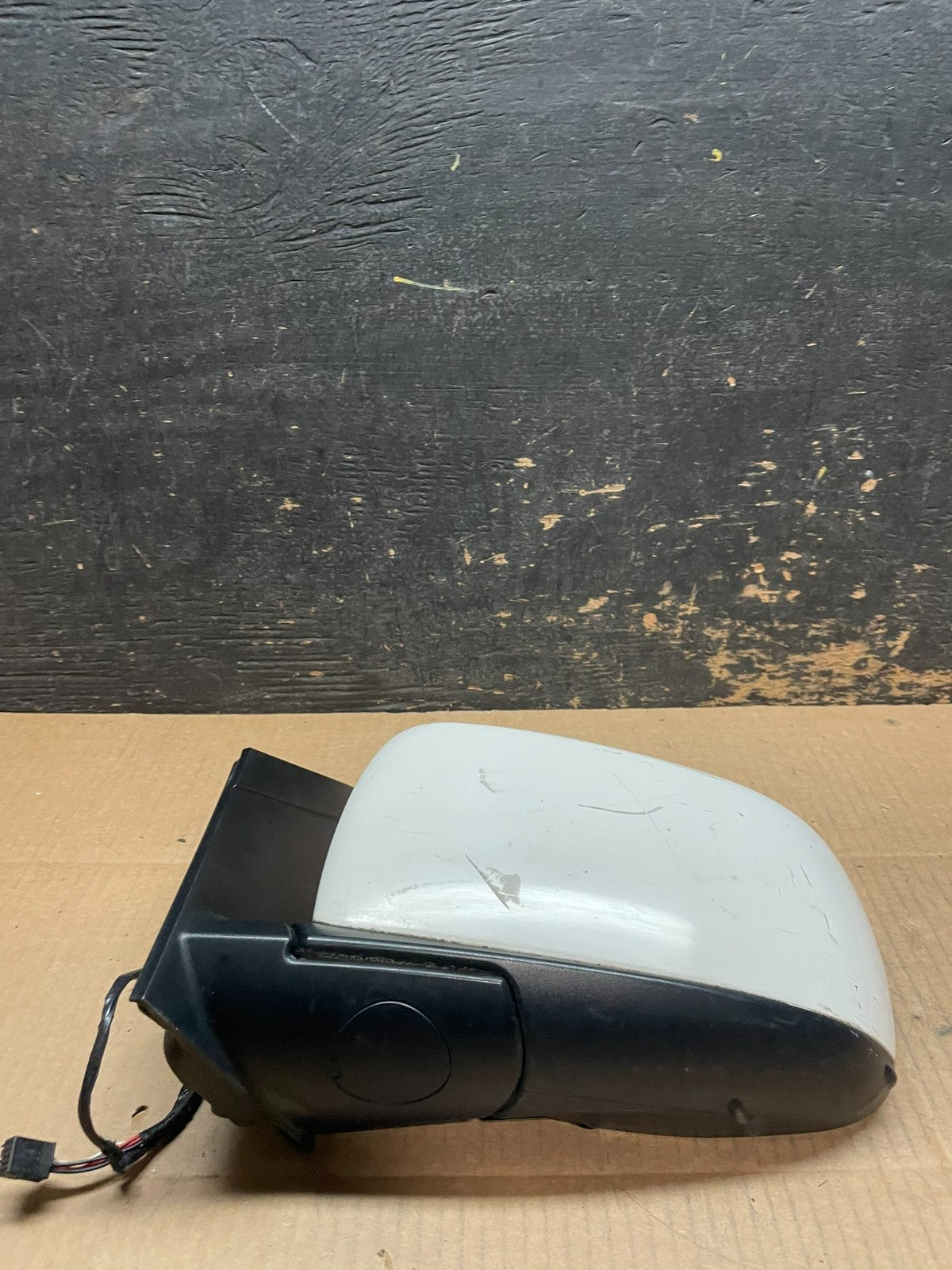 2009 to 2014 Volkswagen Routan Left Driver LH View Door Mirror Y1668 MS3