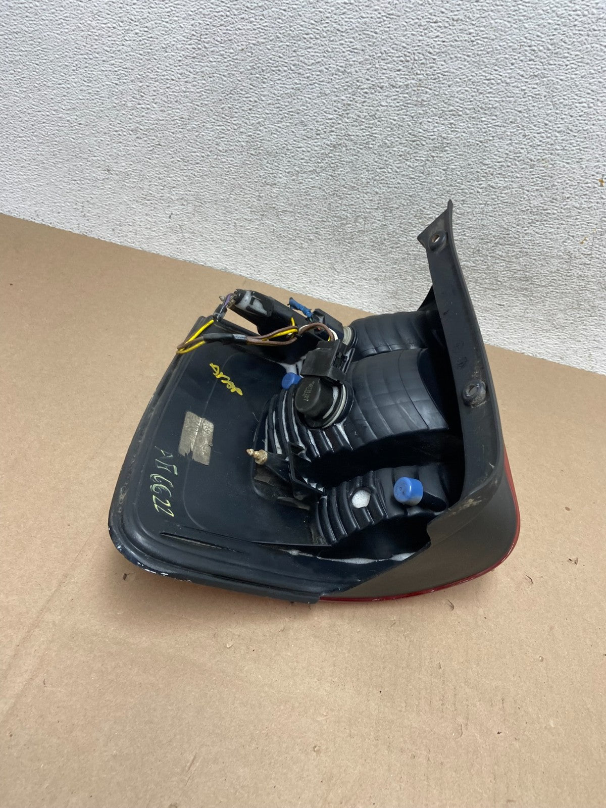 2008 to 2012 Ford Escape Left Driver LH Side Tail Light AG6622 DW7