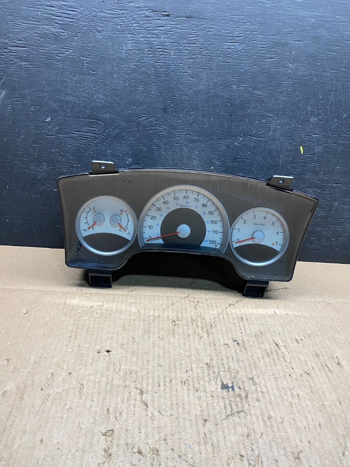 2006 Dodge Durango Speedometer Instrument Cluster Gauge Oem O7033 DG0