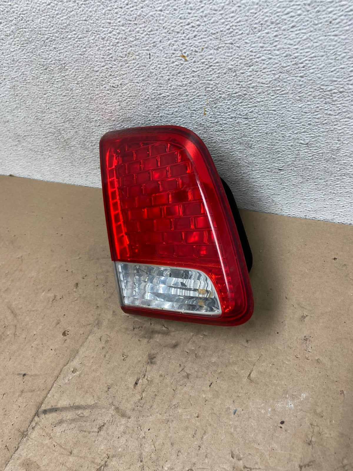 2011 2012 2013 Kia Sorento Left Driver Lh Inner Tail Light AG4937 LK1