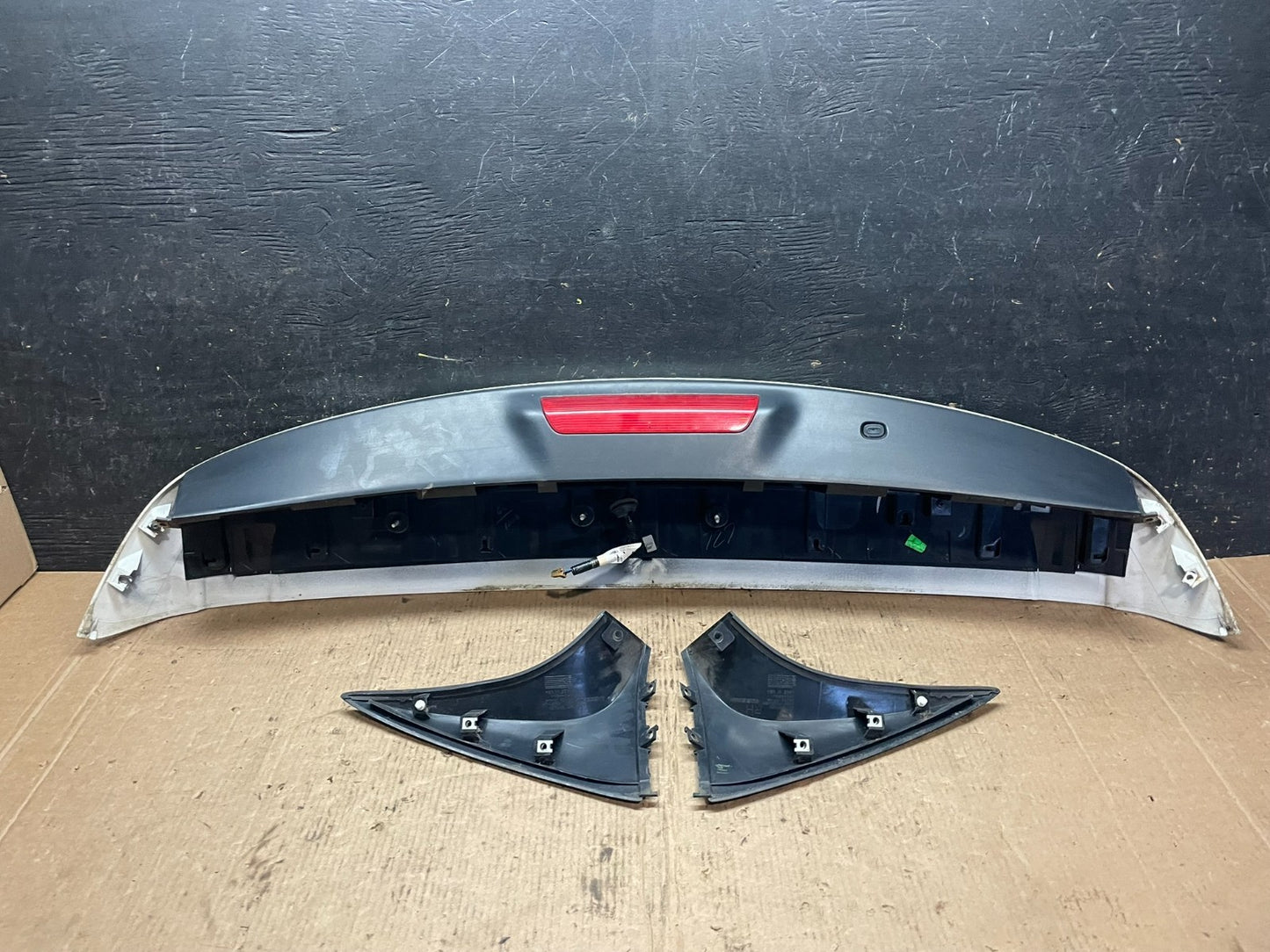 2013 to 2020 Nissan Pathfinder Rear Spoiler Wing Oem Z8090 DG8