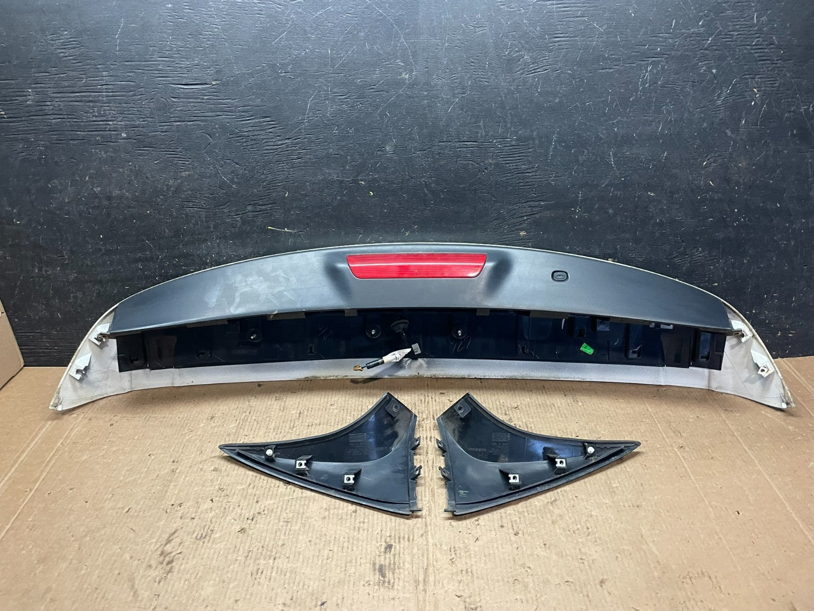 2013 to 2020 Nissan Pathfinder Rear Spoiler Wing Oem Z8090 DG8