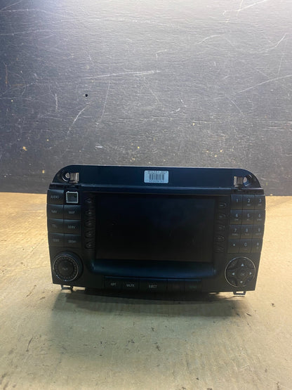 2004 2005 2006  Mercedes S430 S500 Radio Navigation Screen Display aa3112 DG0