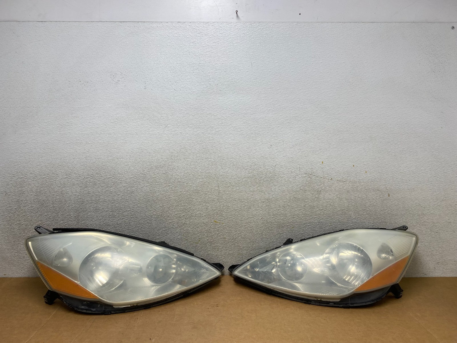 2006 to 2010 Toyota Sienna Left+Right Side Set Headlights Halogen X2752 DW0
