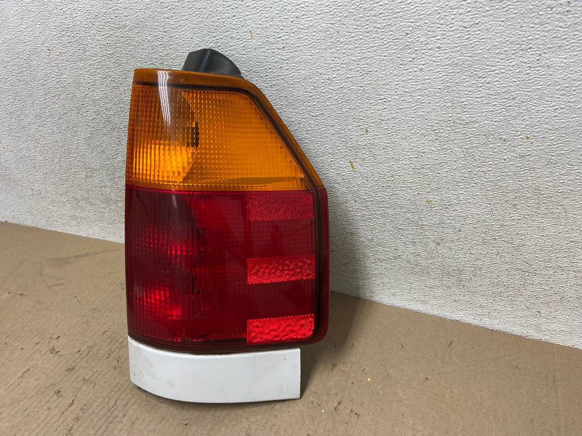 2002-2009 GMC Envoy Right Passenger RH Side Tail Light AH7671 LK2