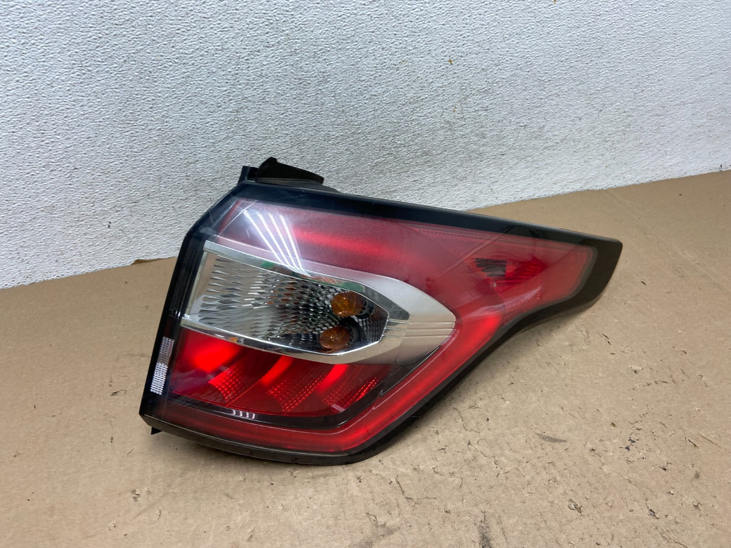 2017 2018 2019 Ford Escape Right Passenger RH Side Tail Light AG44020