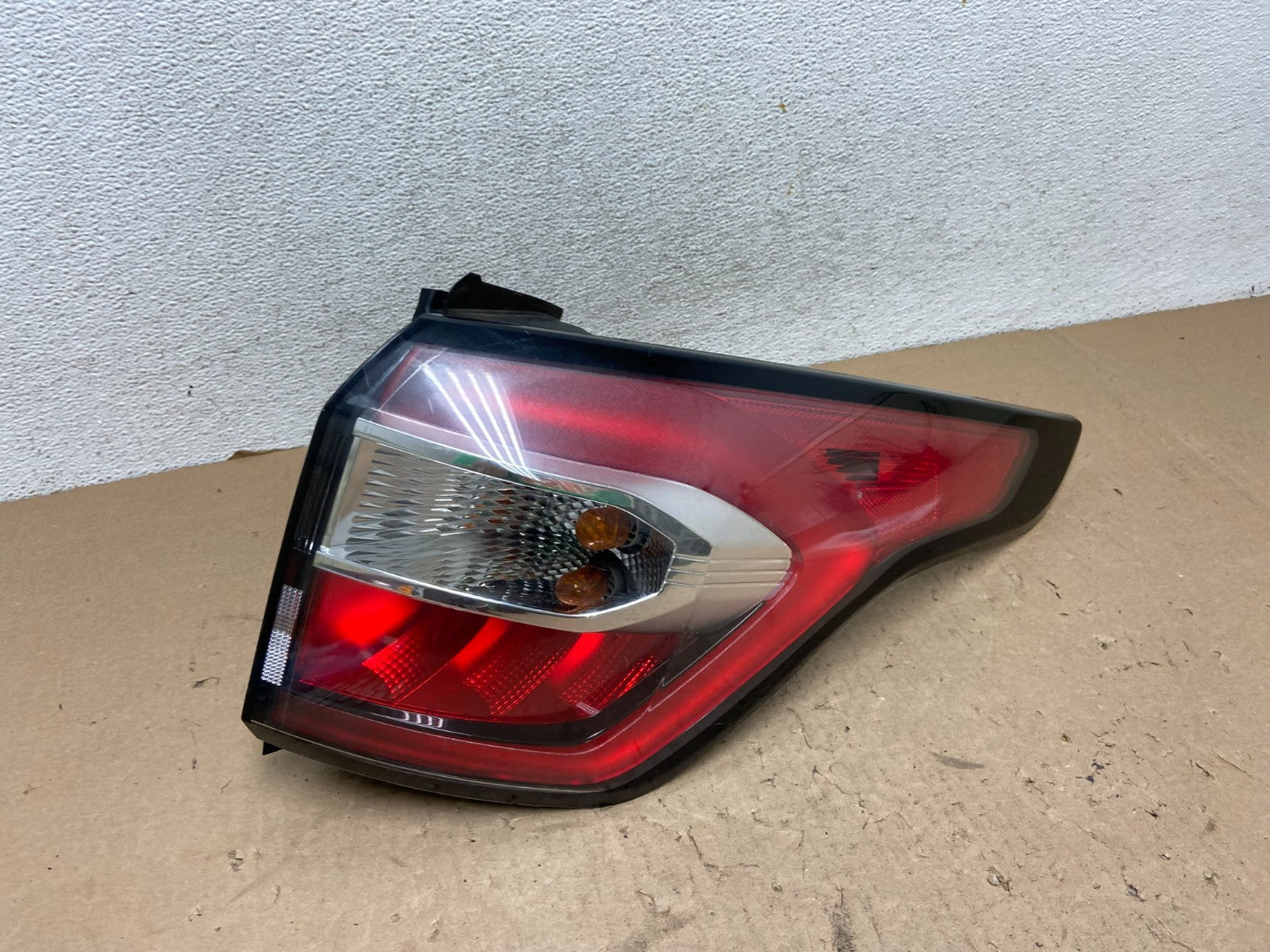 2017 2018 2019 Ford Escape Right Passenger RH Side Tail Light AG44020