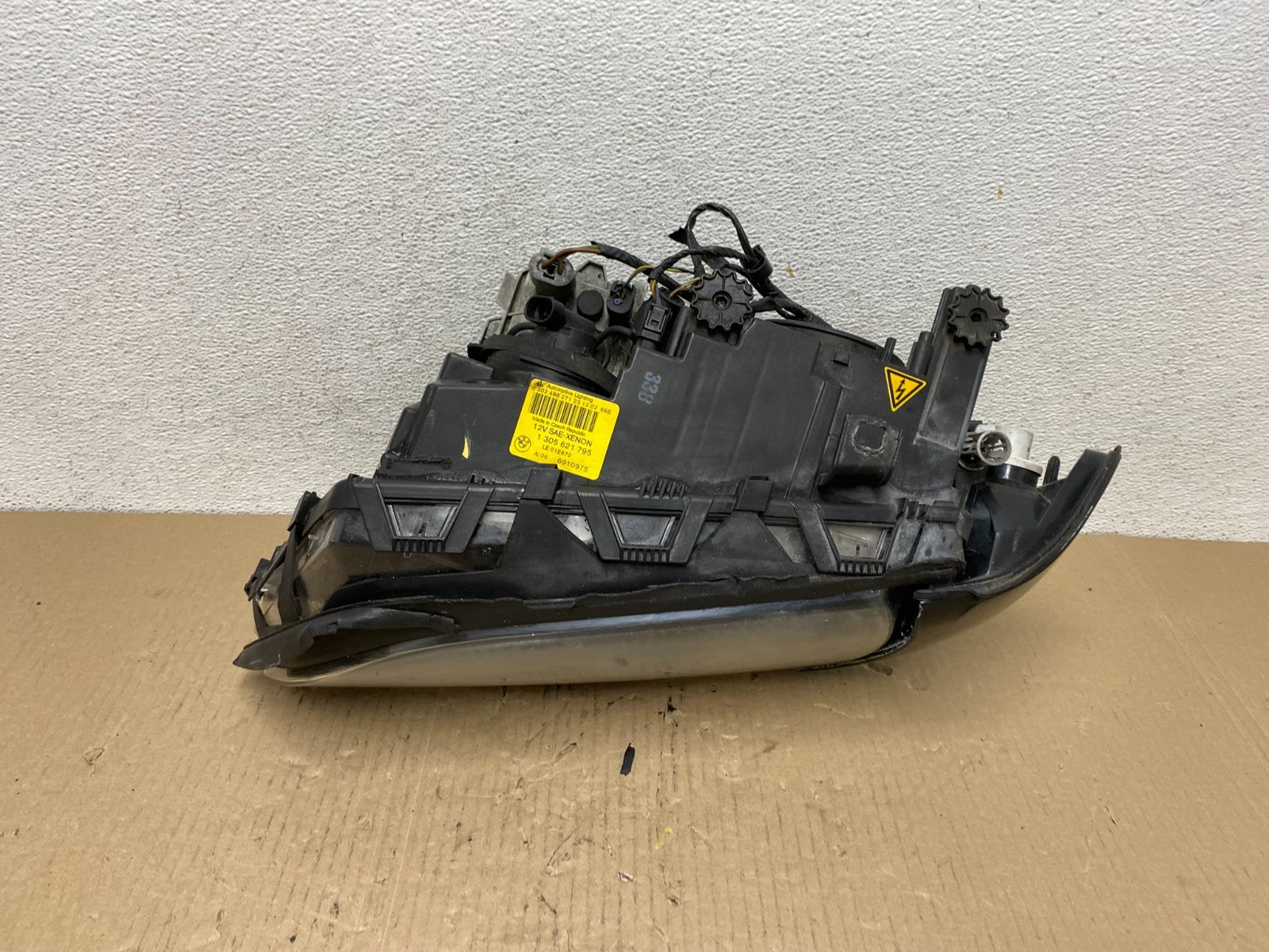 2002 to 2005 BMW 3 E46 Sedan Left Driver LH Xenon HID Headlight AF5871 DW5
