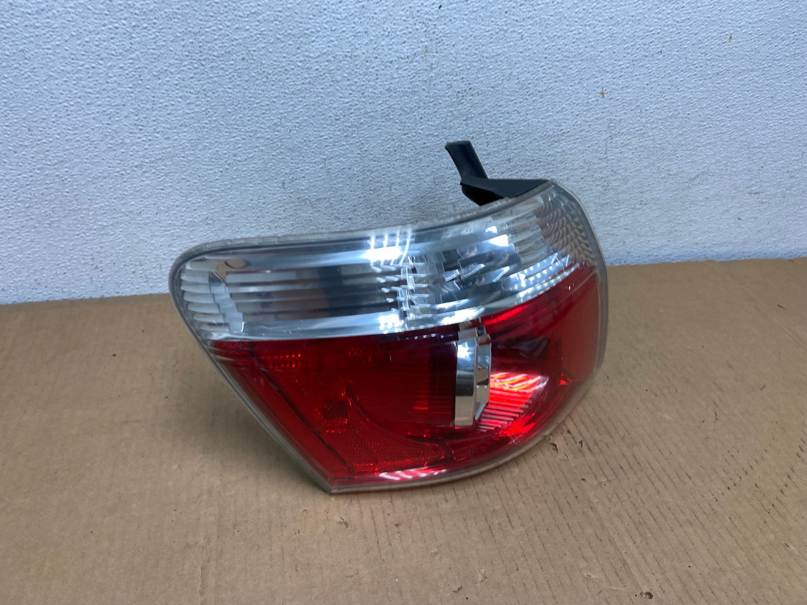 2007 to 2012 GMC Acadia Tail Light Left Side Driver Lh AD0768 LK2