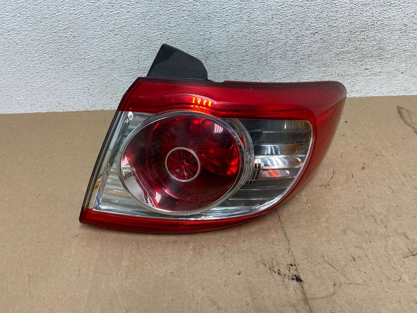 2010 to 2012 Hyundai Santa Fe Right Passenger RH Tail Light AE6805 LK0