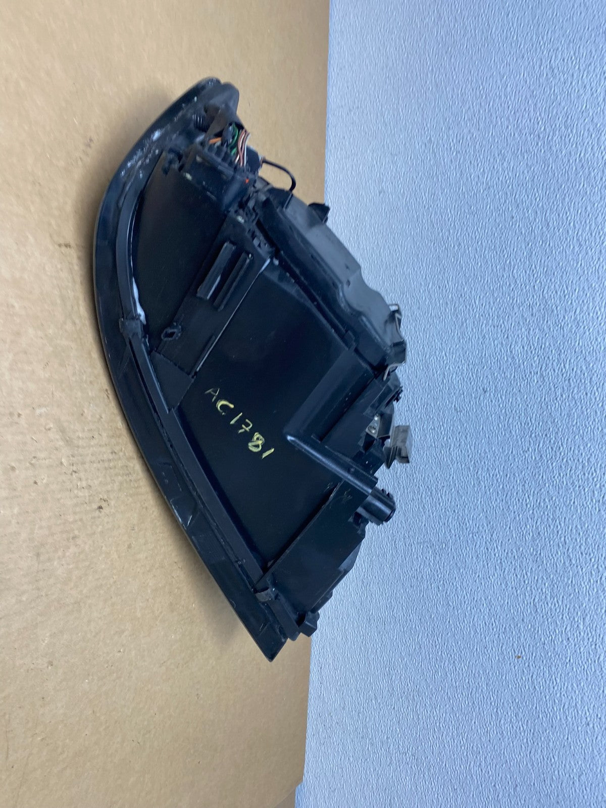 2007-2010 Volvo C70 Convertible Left Driver LH Side Headlight AC1781 DG8
