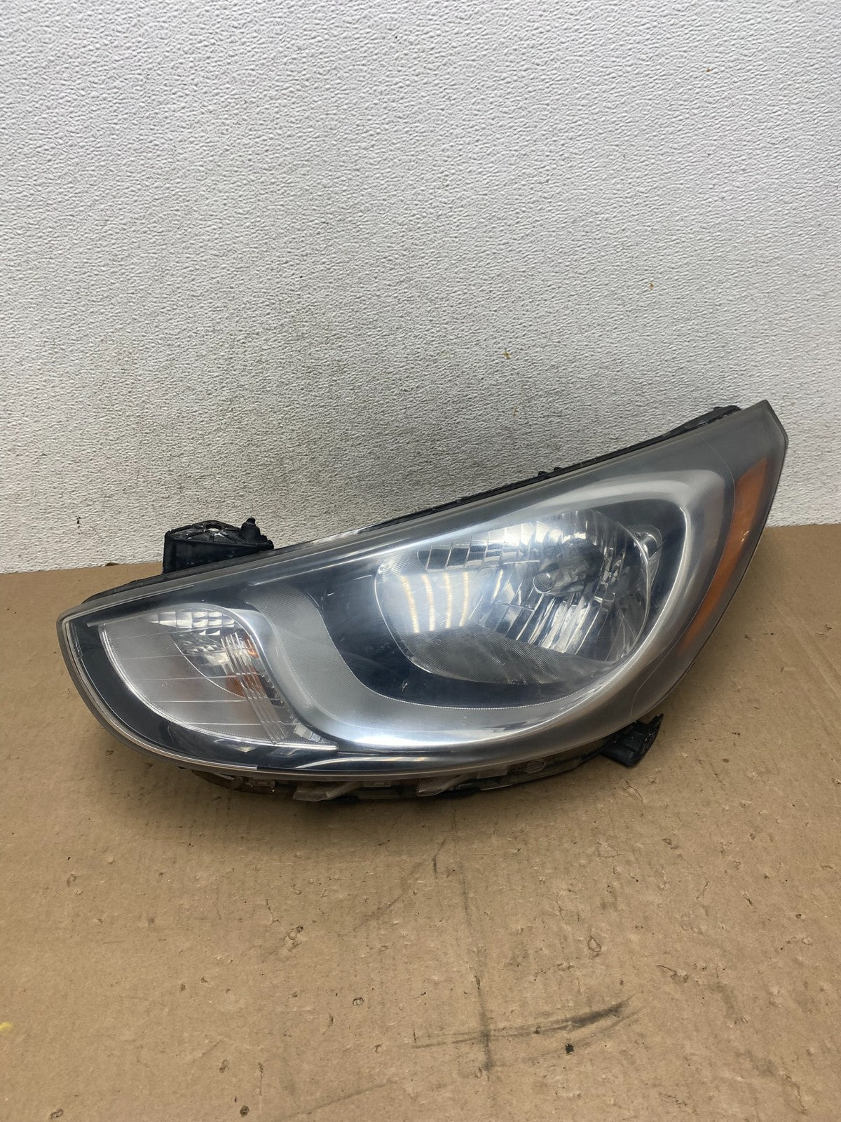 2013 to 2017 Hyundai Accent Left Driver LH Side Headlight AG4825 DW0