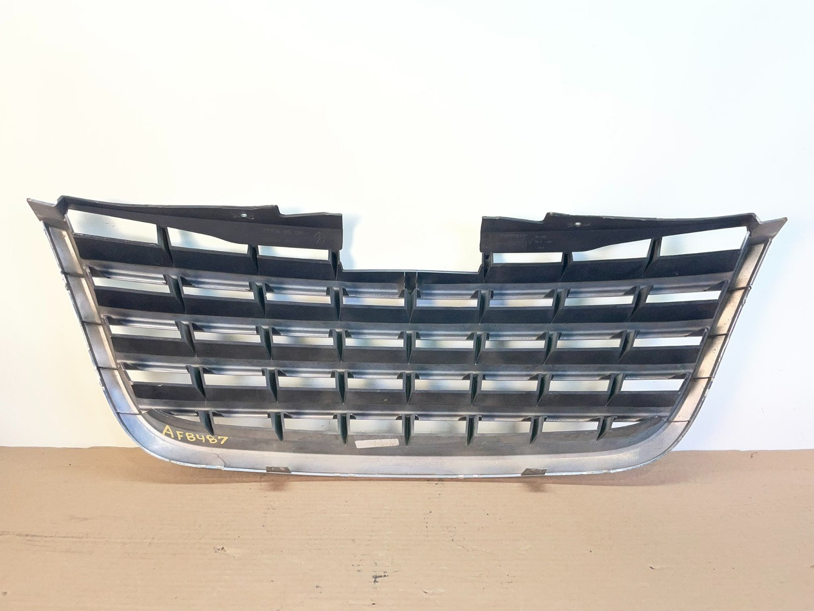 2008 to 2010 Chrysler Town & Country Front Upper Grill Grille AF8487 DG3