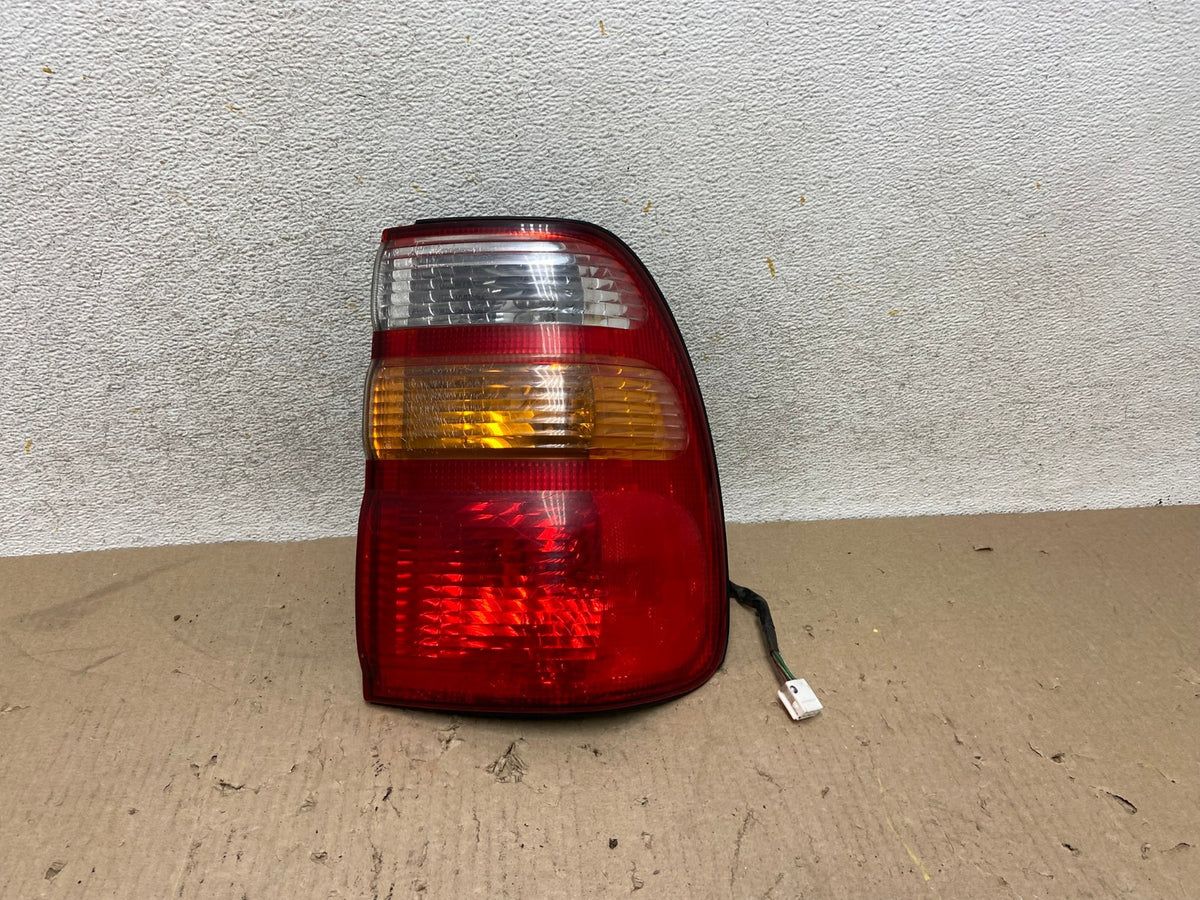1998 to 2002 Toyota Land Cruiser Right Passenger RH Side Tail Light AH7701 LK0