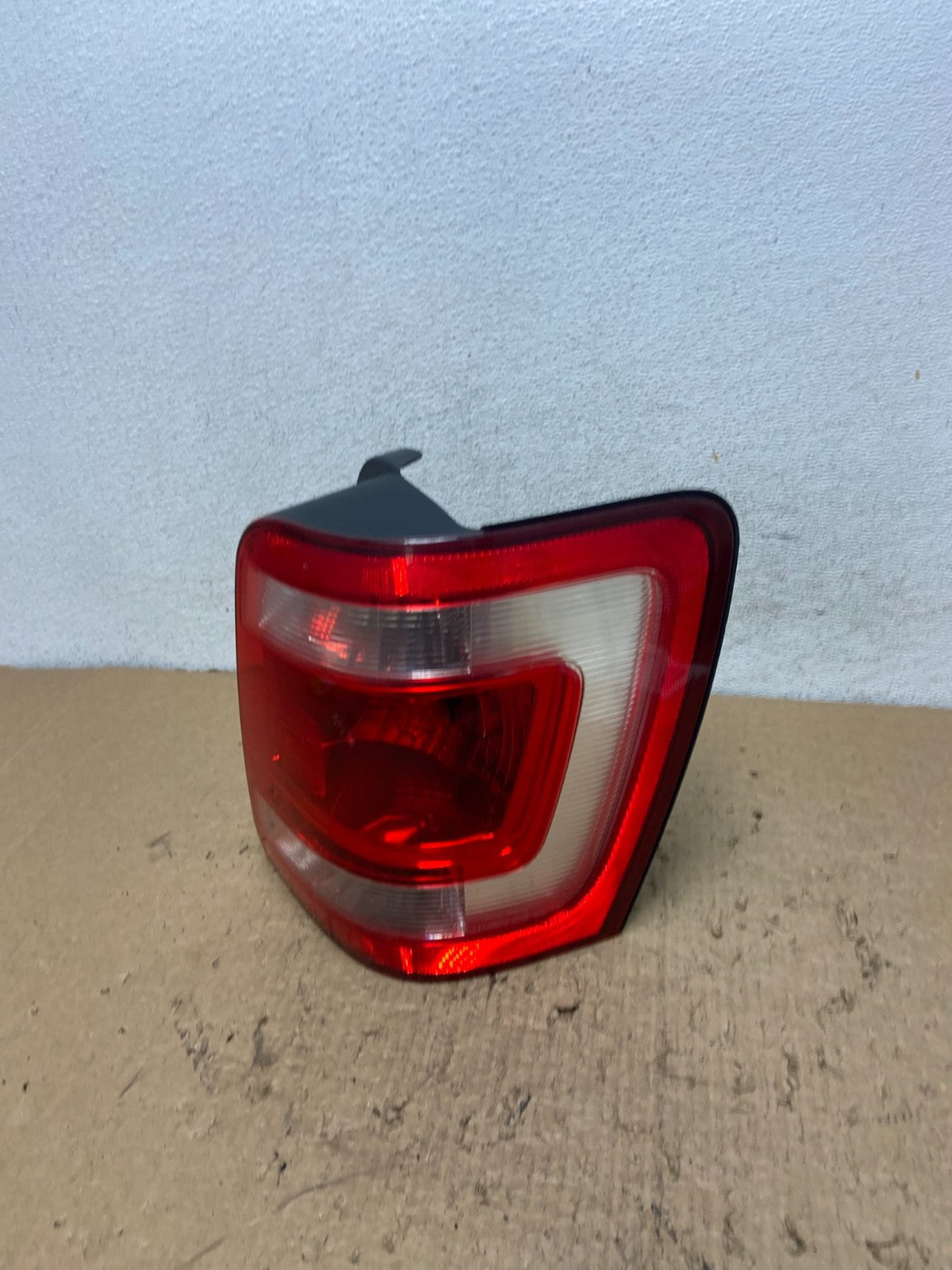 2008 to 2012 Ford Escape Right Passenger RH Side Tail Light AF8430 DW0