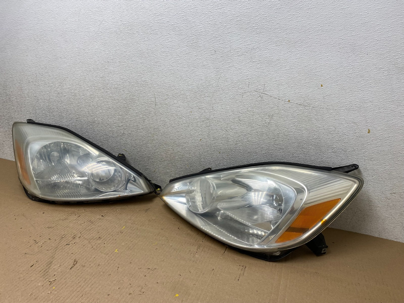 2004 2005 Toyota Sienna Left+Right Set Side Halogen Headlights R8192 DW1